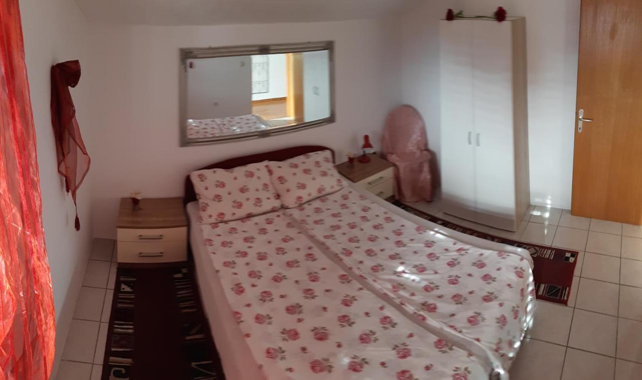 Apartments Maltasic Vir Ngoại thất bức ảnh