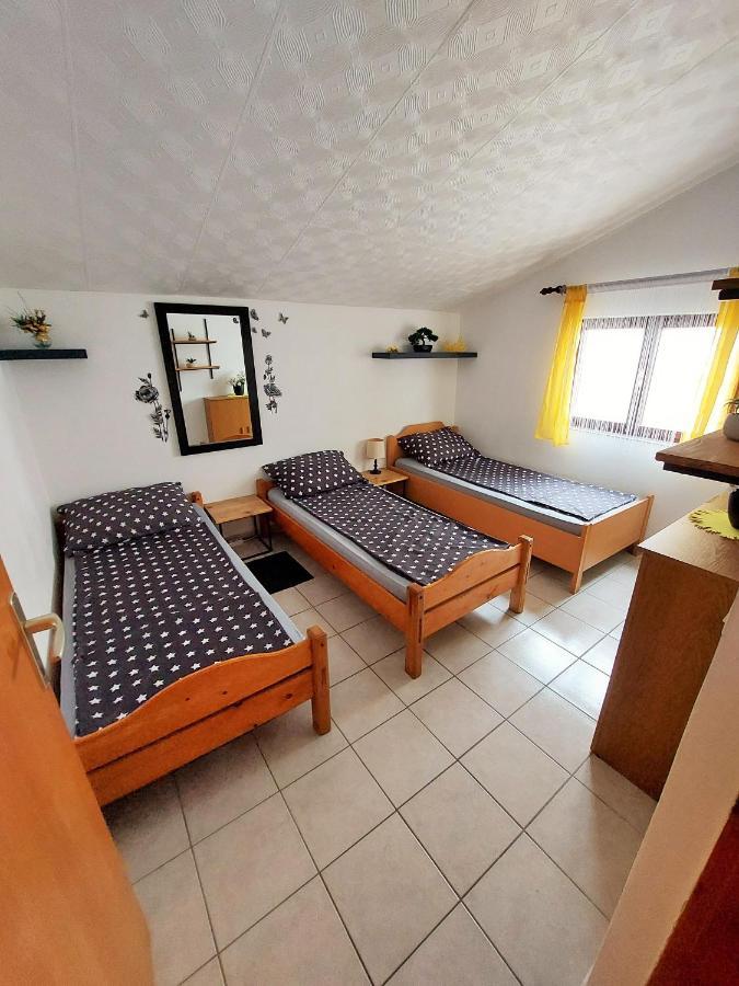 Apartments Maltasic Vir Ngoại thất bức ảnh