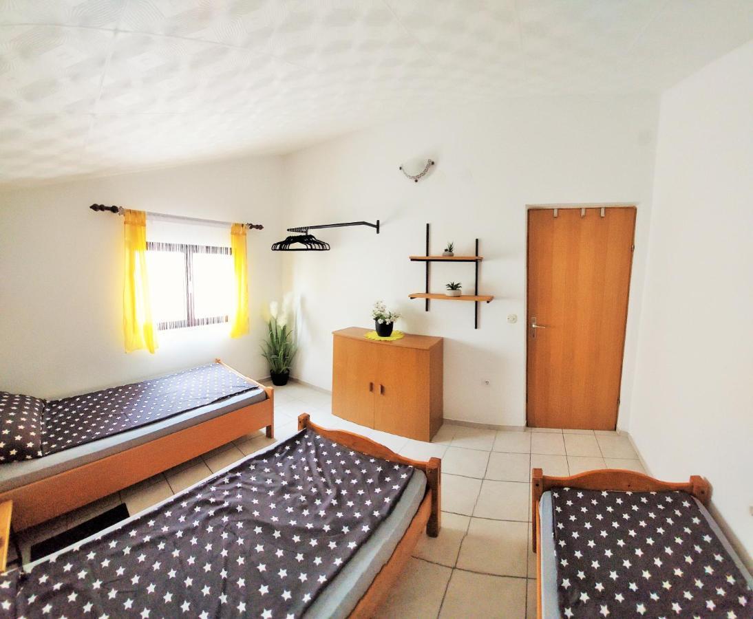 Apartments Maltasic Vir Ngoại thất bức ảnh