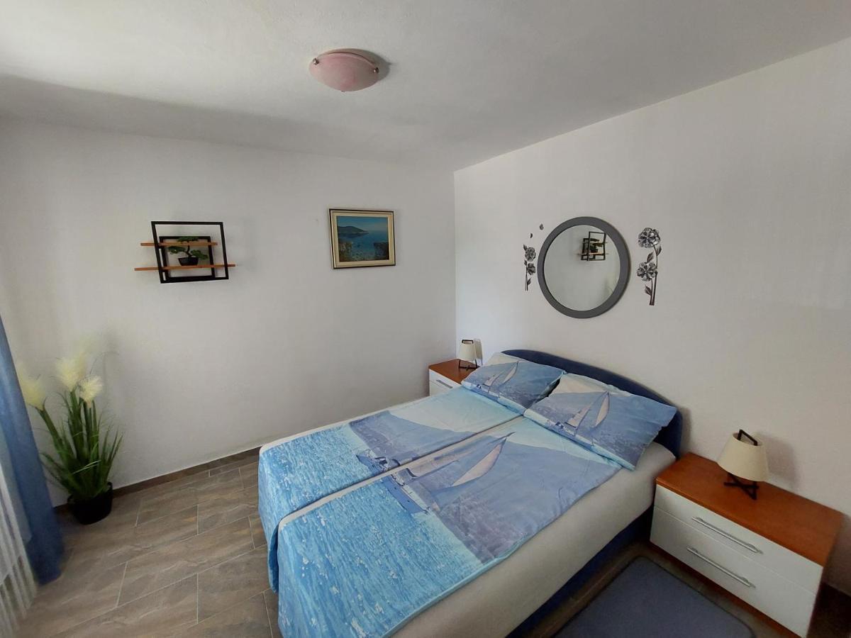 Apartments Maltasic Vir Ngoại thất bức ảnh