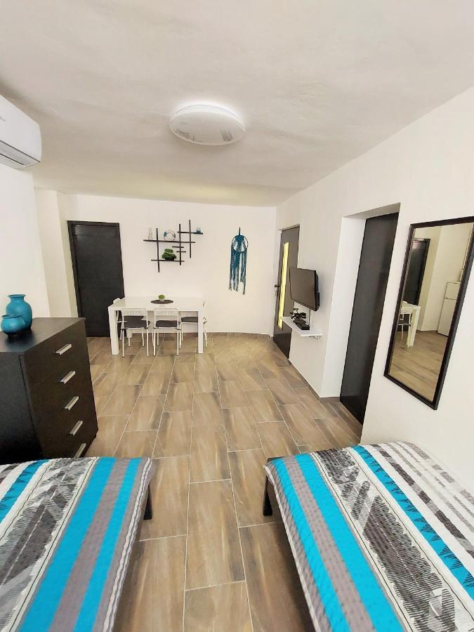 Apartments Maltasic Vir Ngoại thất bức ảnh