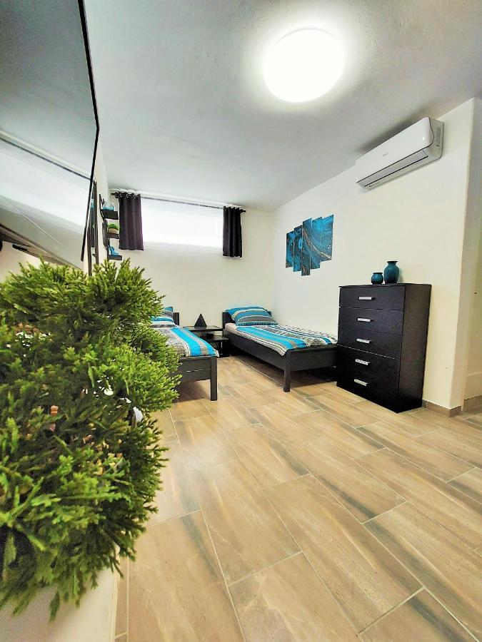 Apartments Maltasic Vir Ngoại thất bức ảnh