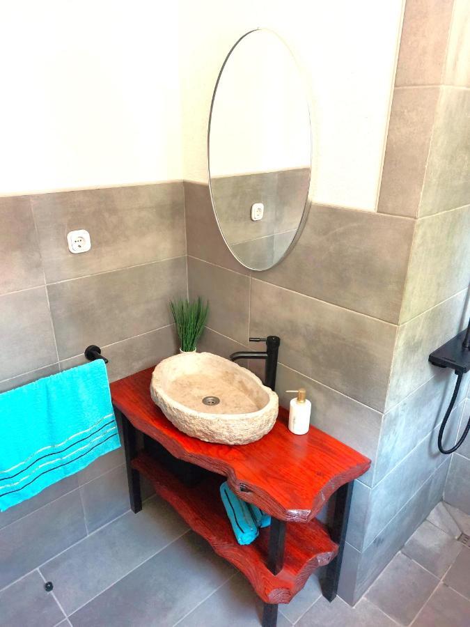 Apartments Maltasic Vir Ngoại thất bức ảnh