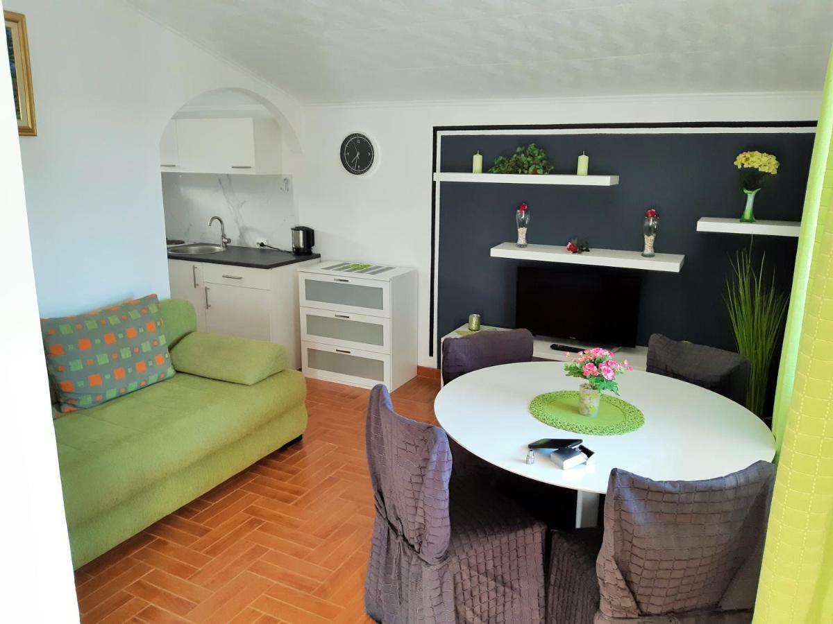 Apartments Maltasic Vir Ngoại thất bức ảnh