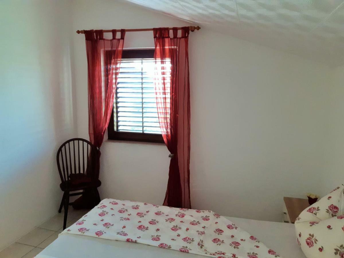 Apartments Maltasic Vir Ngoại thất bức ảnh
